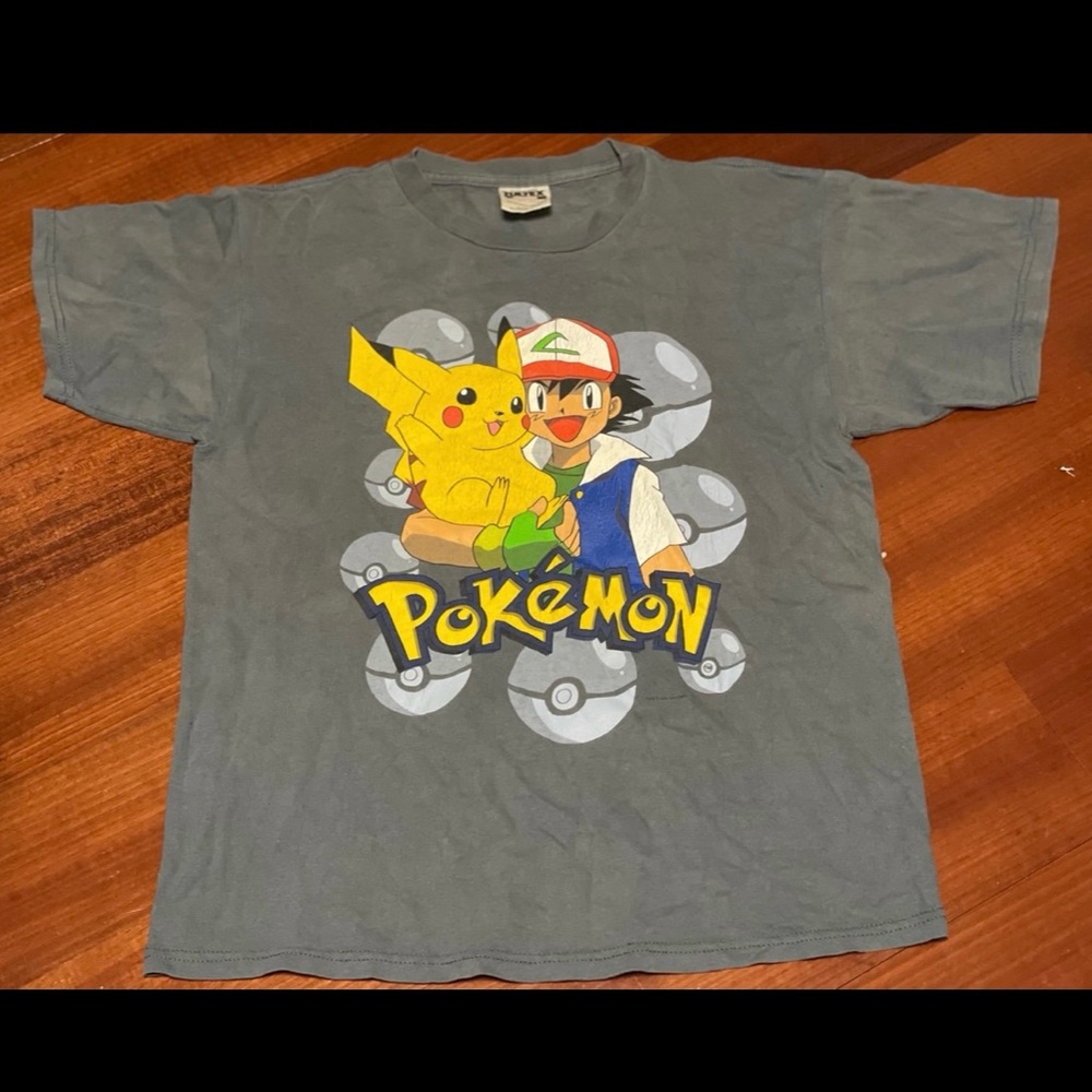 Preowned Youth Pokémon Graphic TShirt Size XL (18-20)